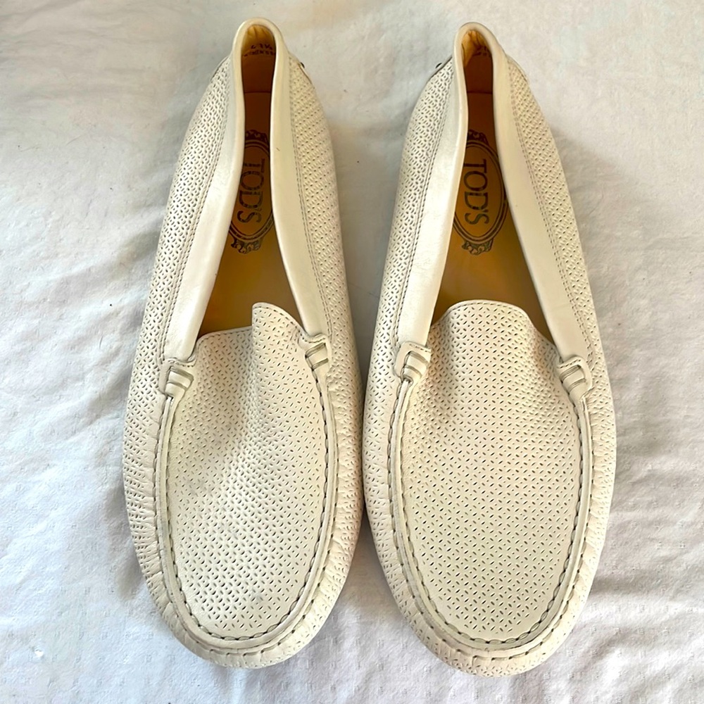 Tod’s driving shoes, like new.